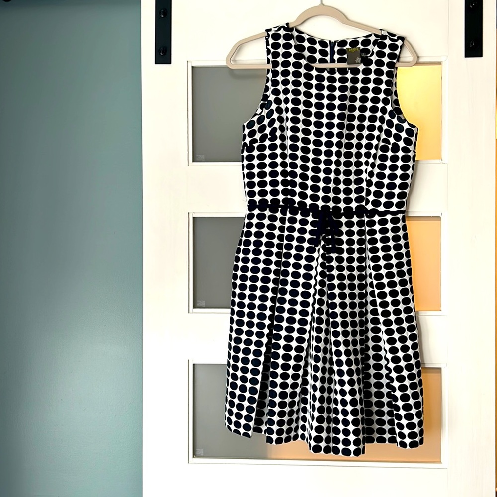 Classic style dress with navy blue and white polka dots by Taylor, size 8.
